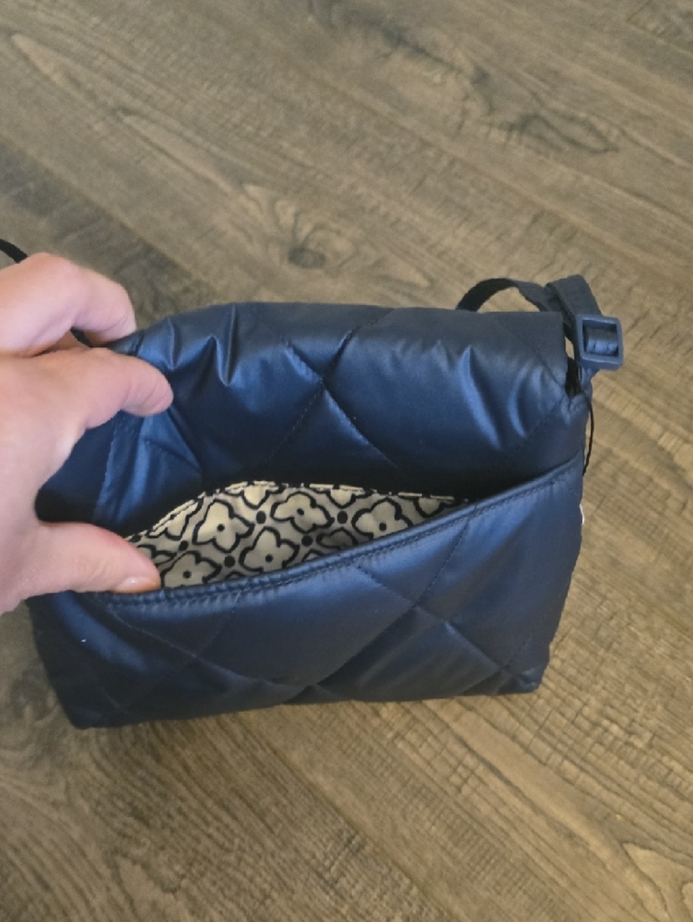 Vera Bradley Quilted Navy Crossbody Purse - Picture 4 of 5